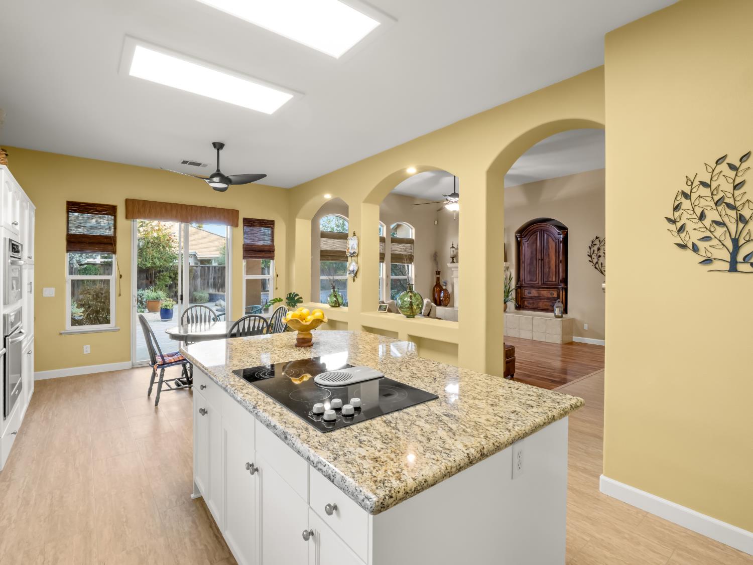 534 Heritage Ave, Clovis, CA 93619