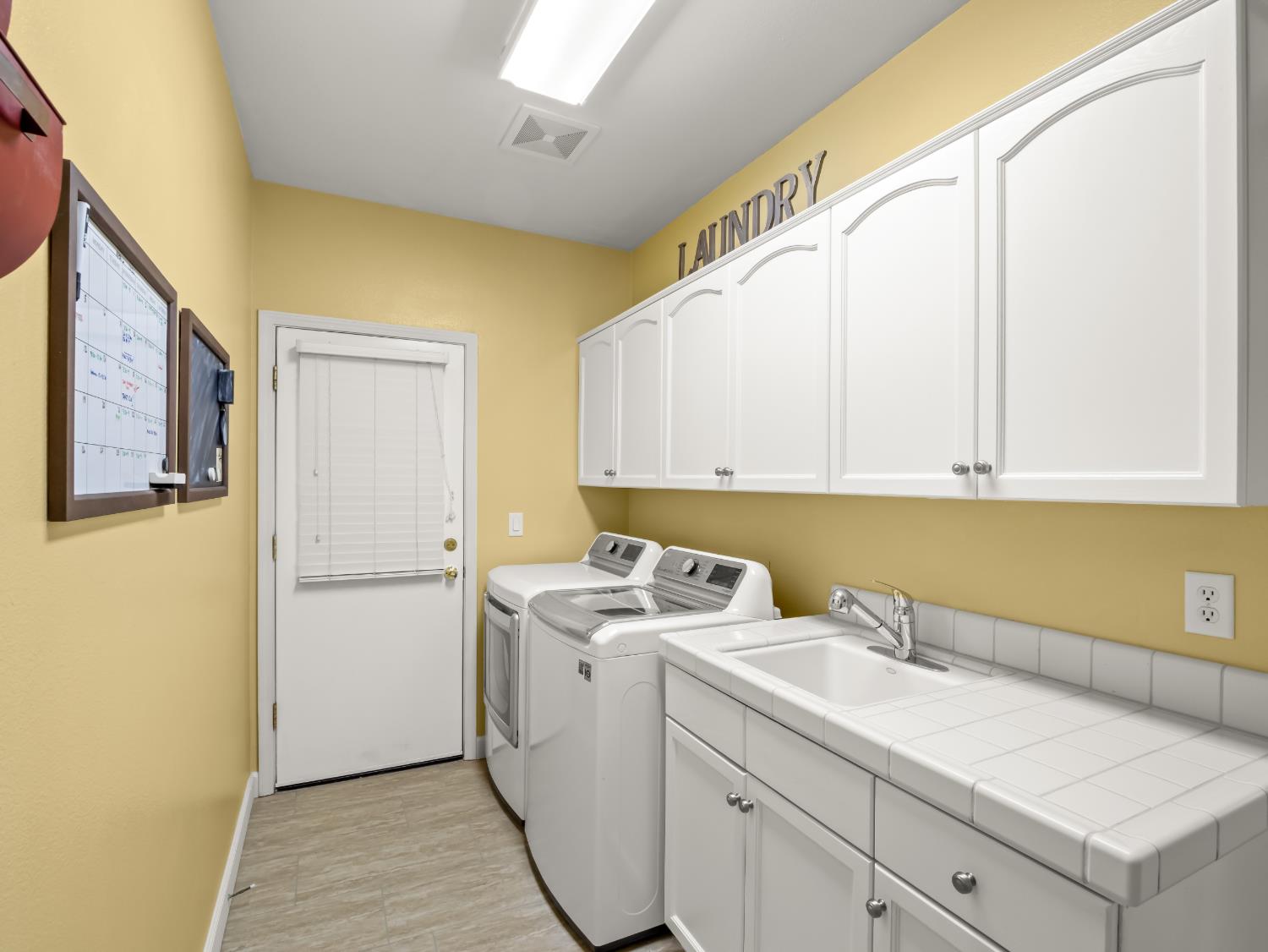 534 Heritage Ave, Clovis, CA 93619