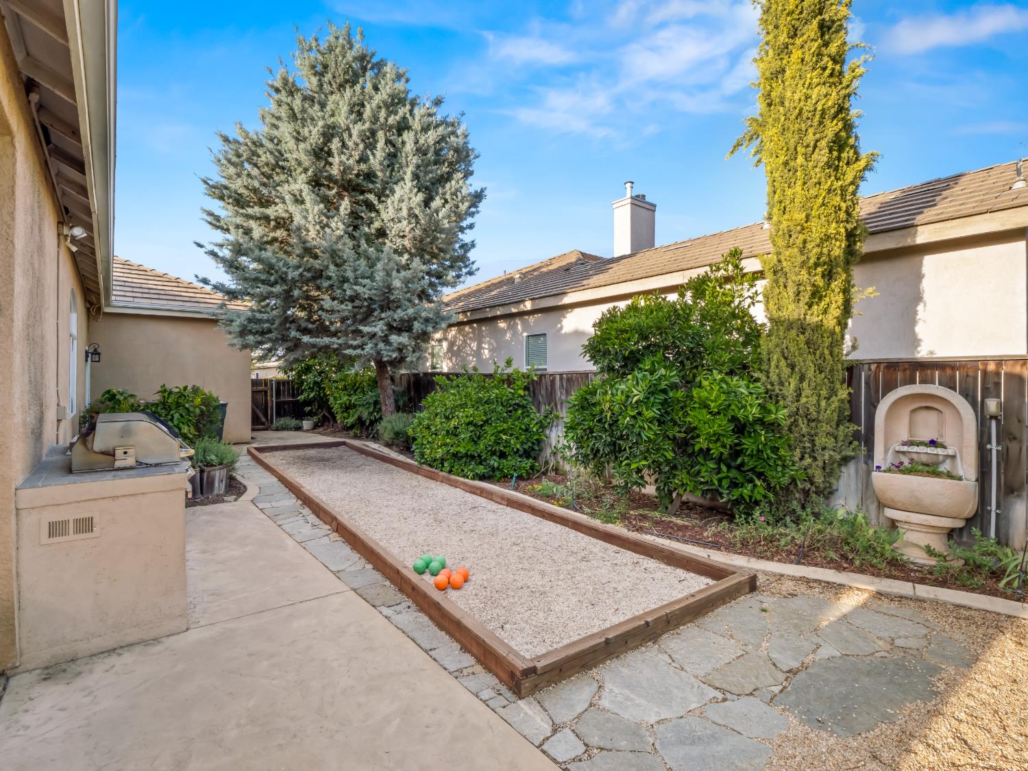 534 Heritage Ave, Clovis, CA 93619