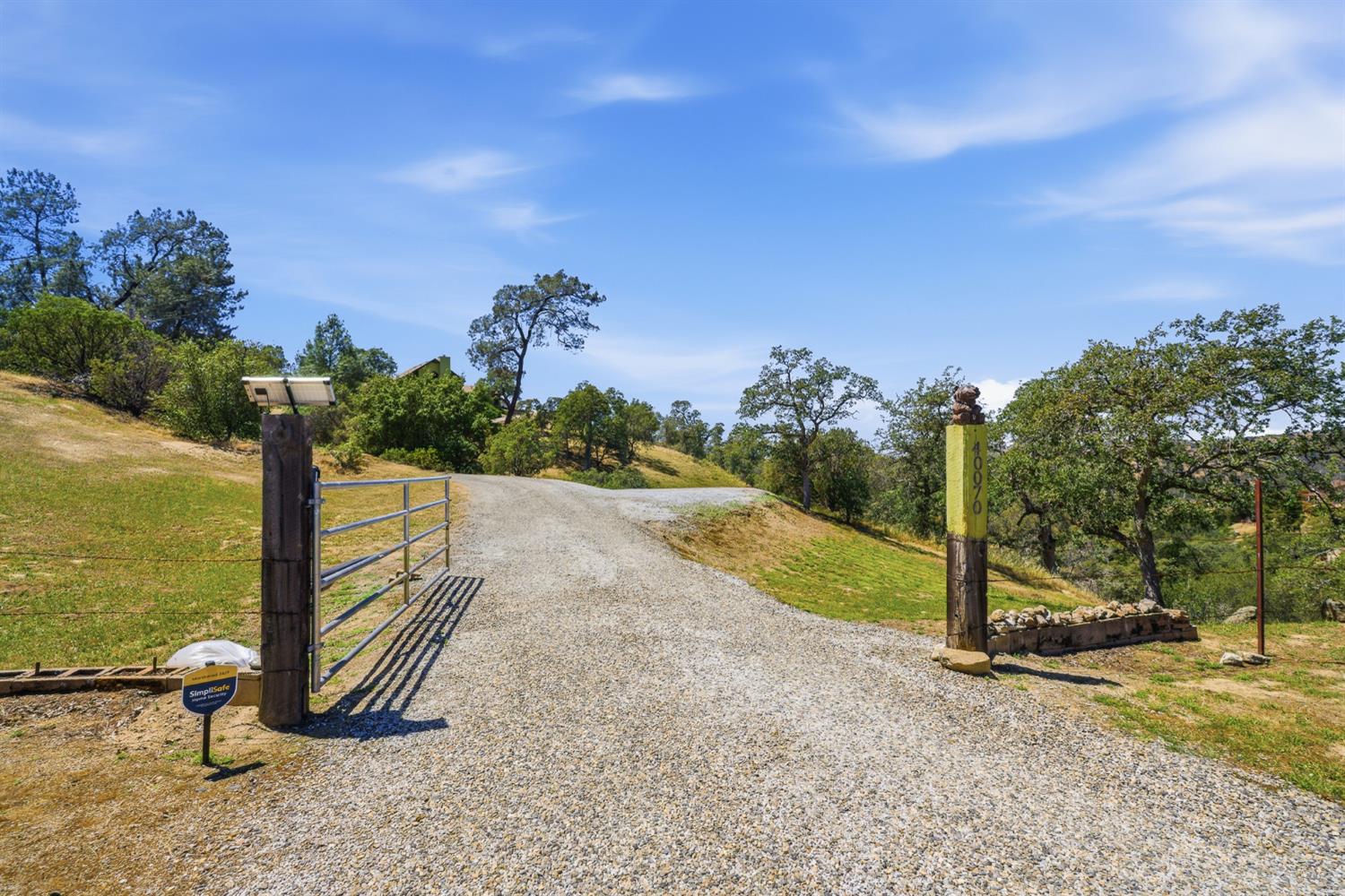 40070 Lilley Mountain Dr, Coarsegold, CA 93614