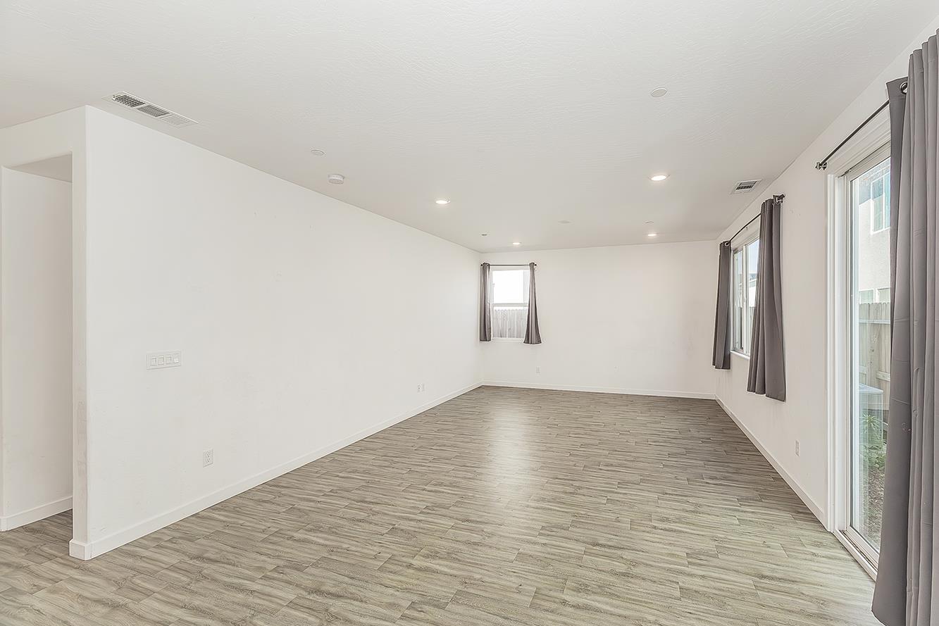 2844 N Vahe Ave, Fresno, CA 93737