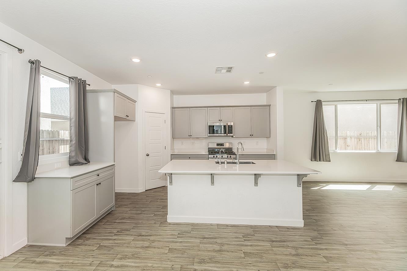 2844 N Vahe Ave, Fresno, CA 93737