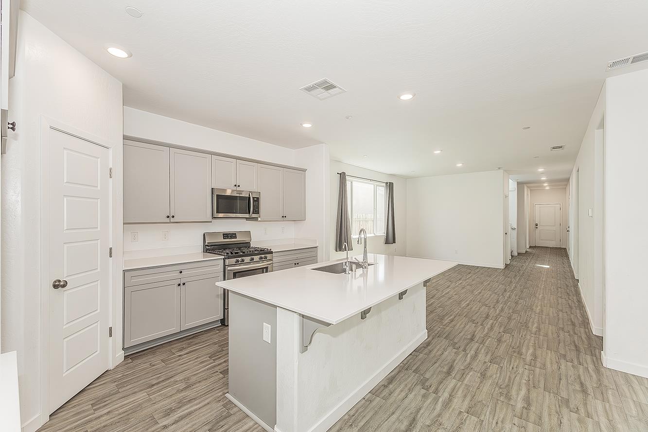 2844 N Vahe Ave, Fresno, CA 93737