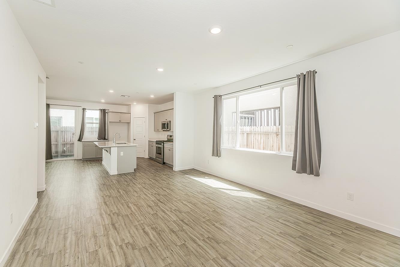 2844 N Vahe Ave, Fresno, CA 93737