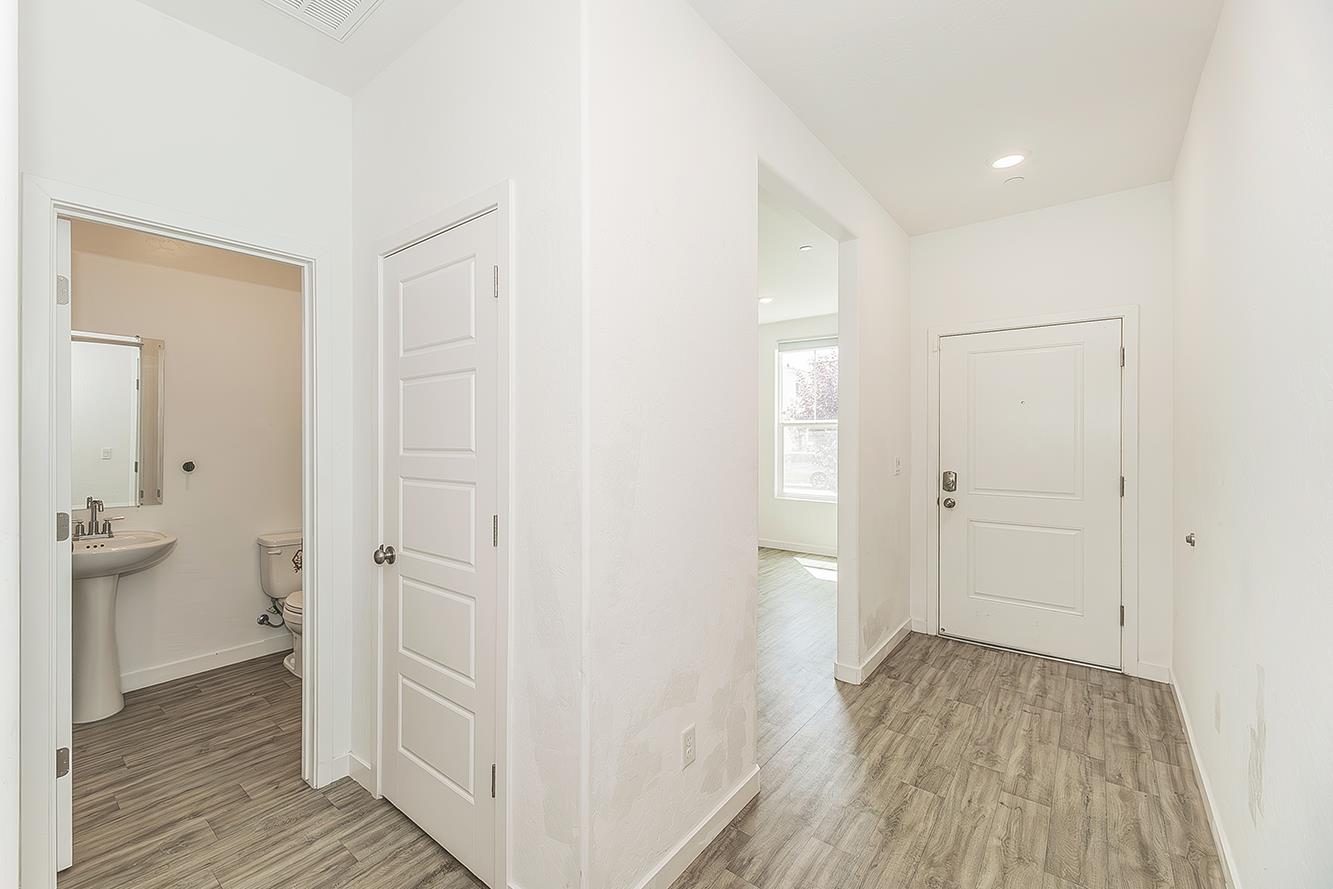 2844 N Vahe Ave, Fresno, CA 93737