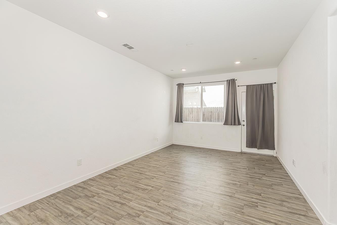 2844 N Vahe Ave, Fresno, CA 93737