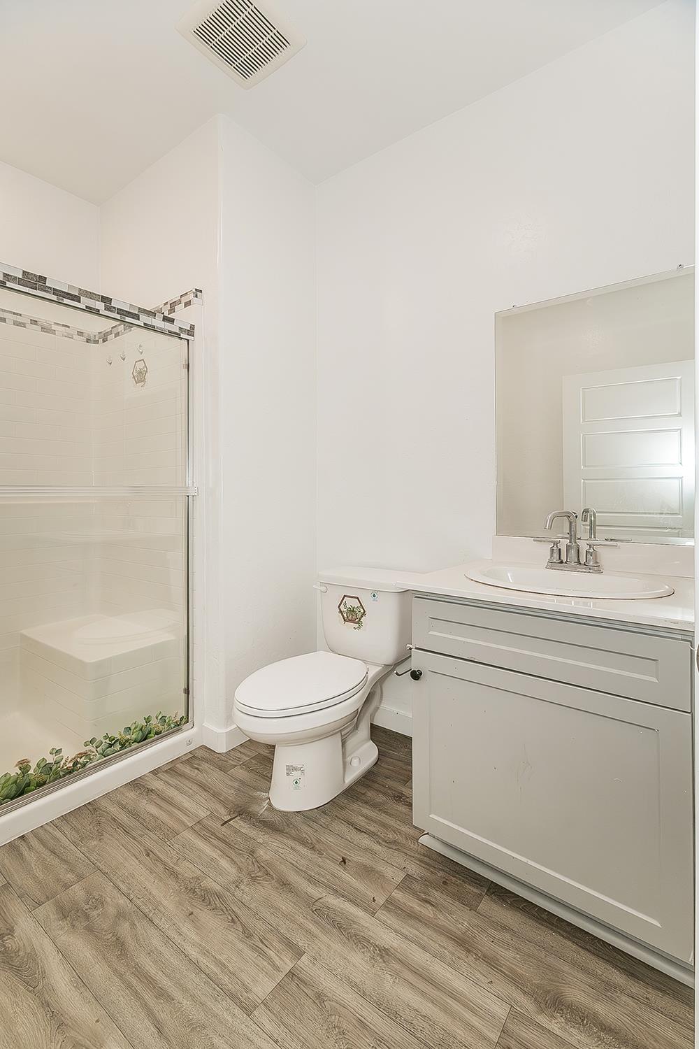 2844 N Vahe Ave, Fresno, CA 93737