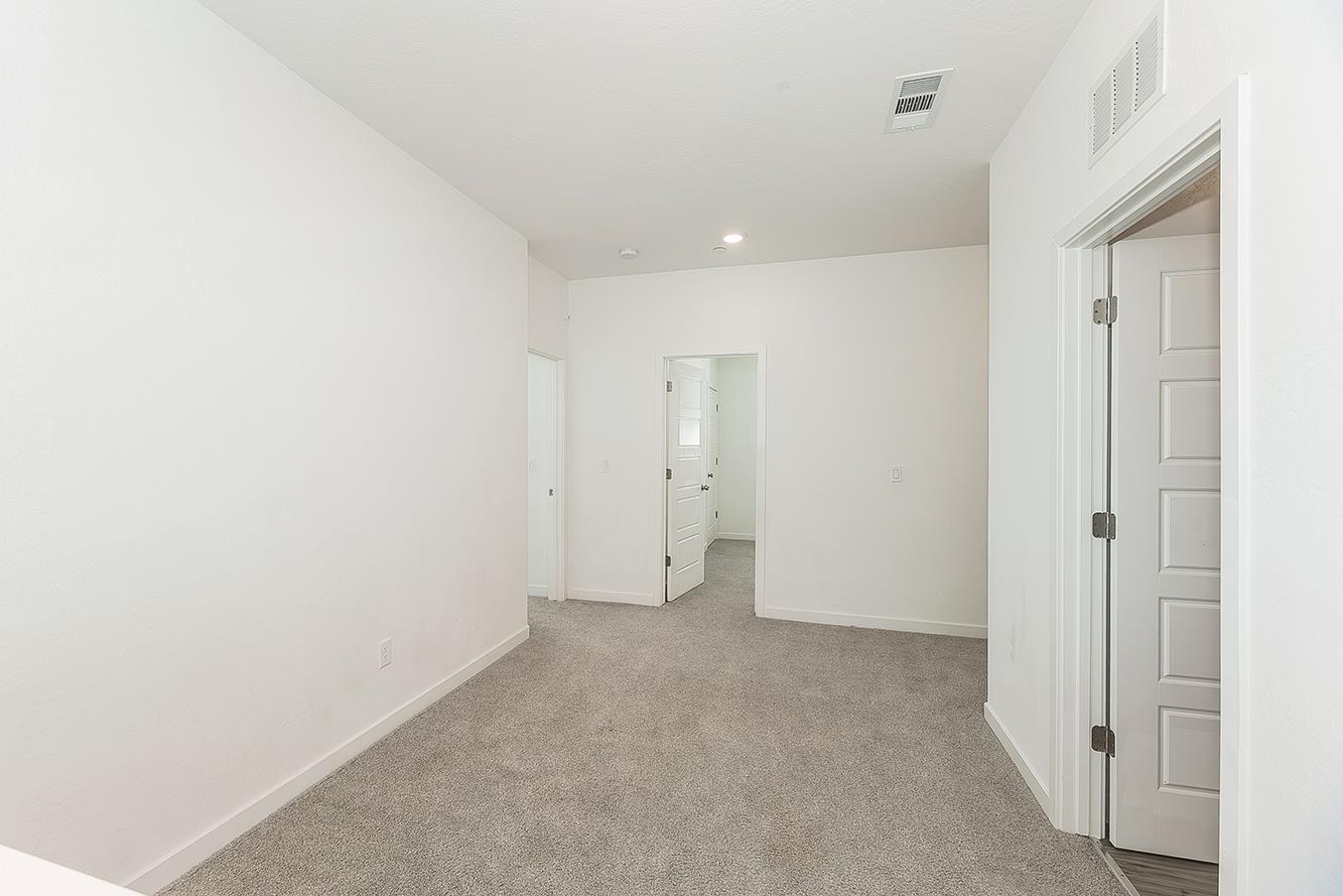 2844 N Vahe Ave, Fresno, CA 93737