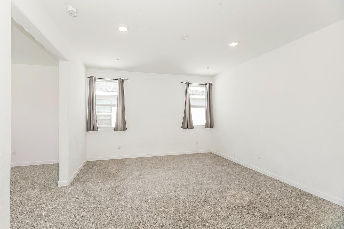 2844 N Vahe Ave, Fresno, CA 93737