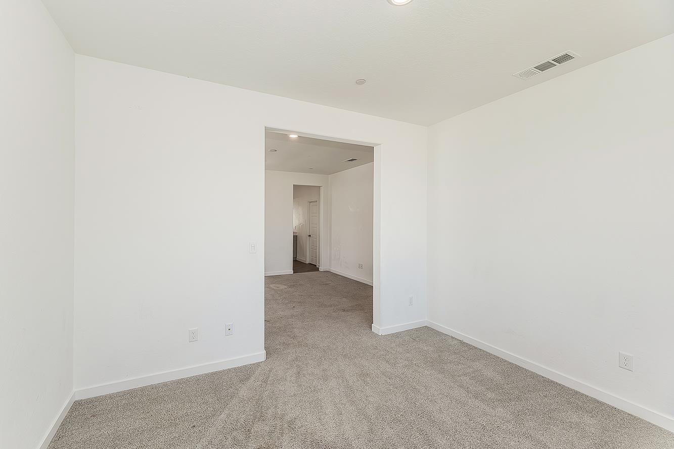 2844 N Vahe Ave, Fresno, CA 93737