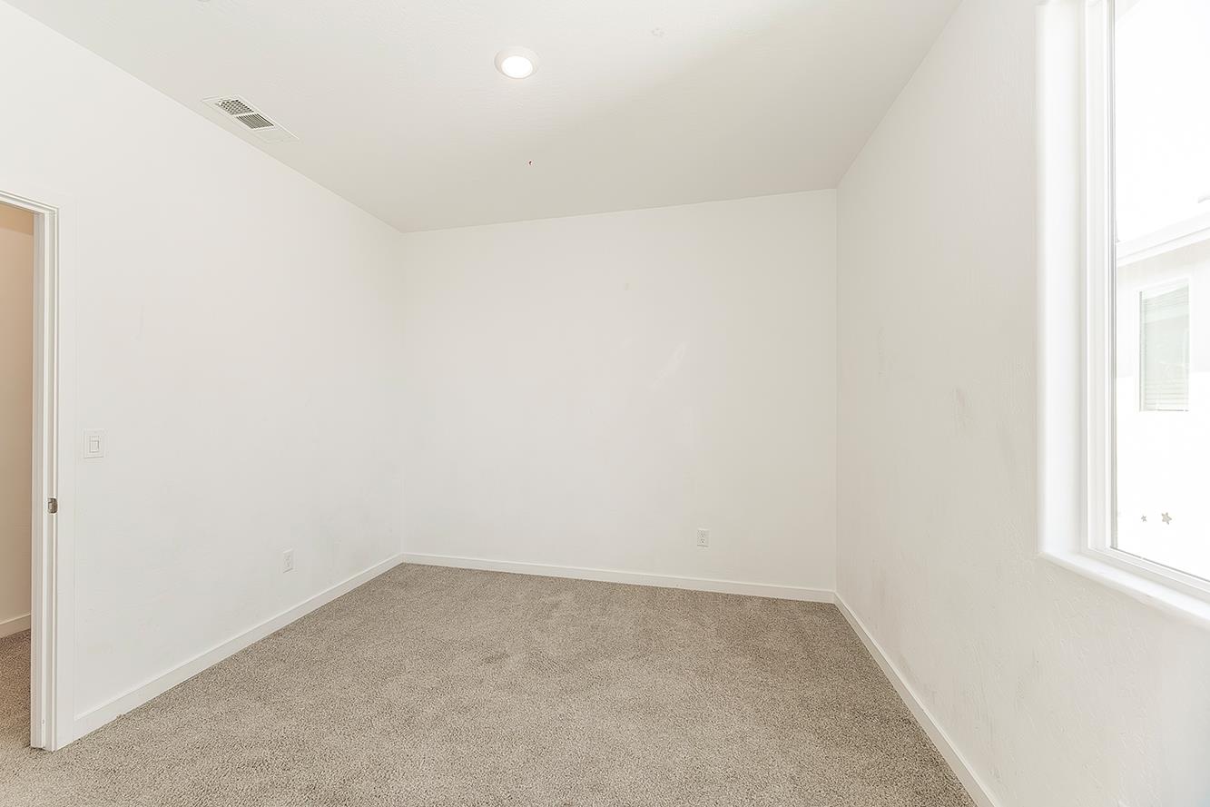 2844 N Vahe Ave, Fresno, CA 93737