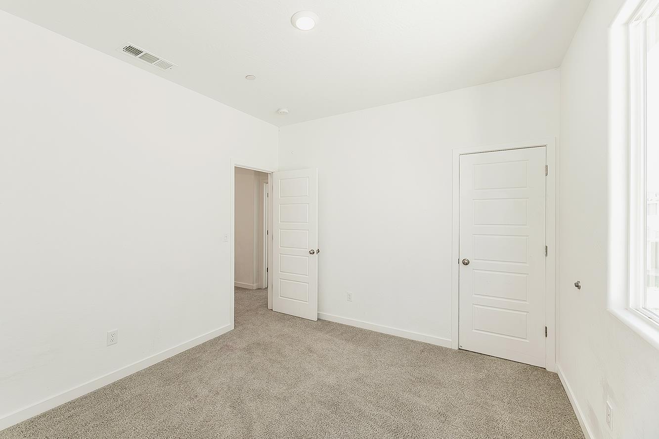 2844 N Vahe Ave, Fresno, CA 93737