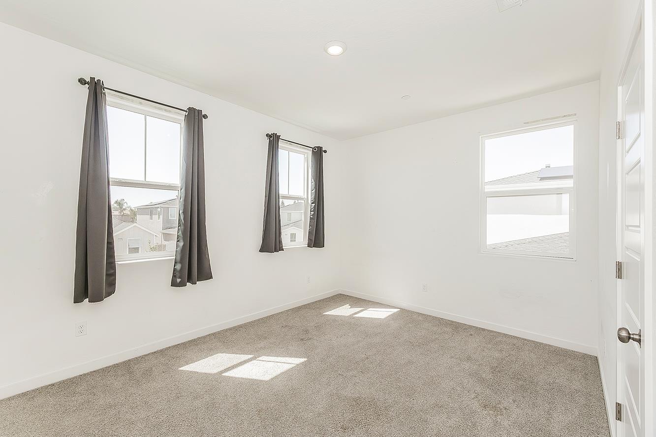 2844 N Vahe Ave, Fresno, CA 93737