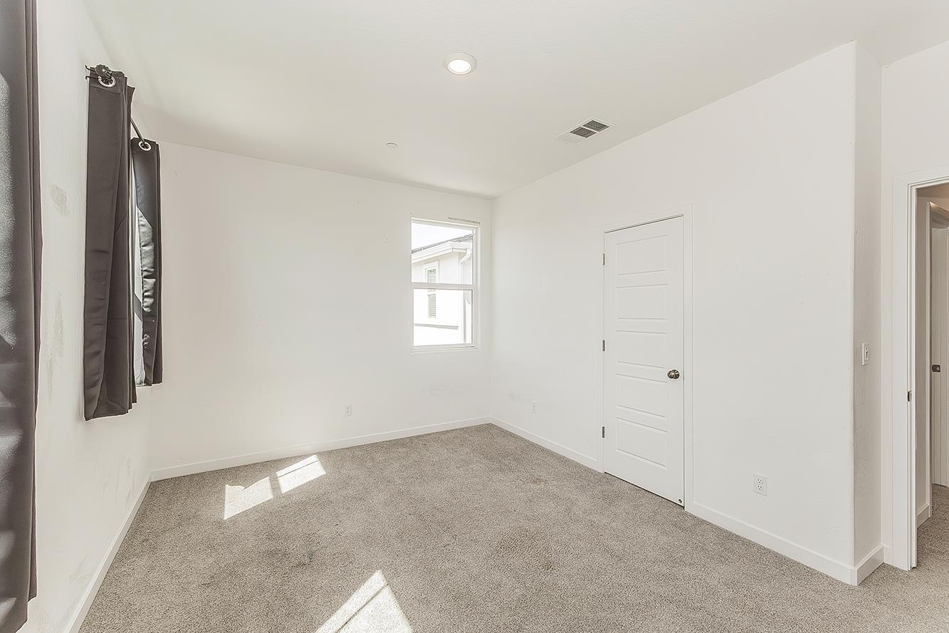 2844 N Vahe Ave, Fresno, CA 93737