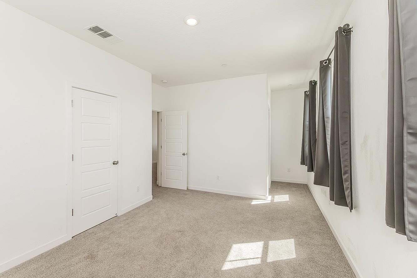 2844 N Vahe Ave, Fresno, CA 93737