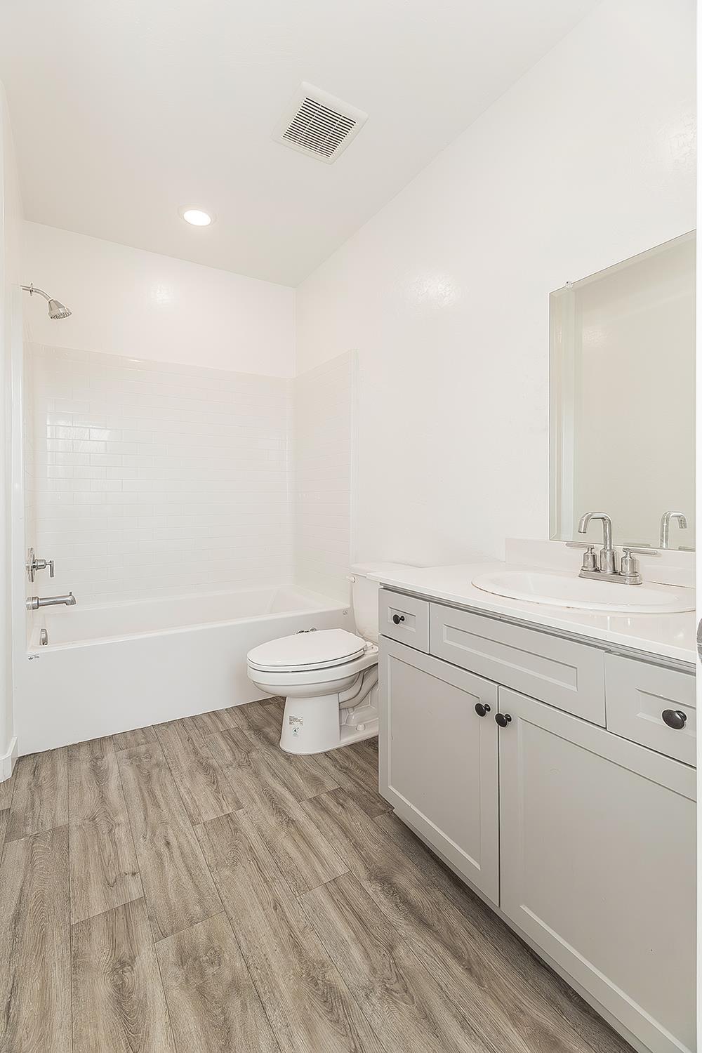 2844 N Vahe Ave, Fresno, CA 93737