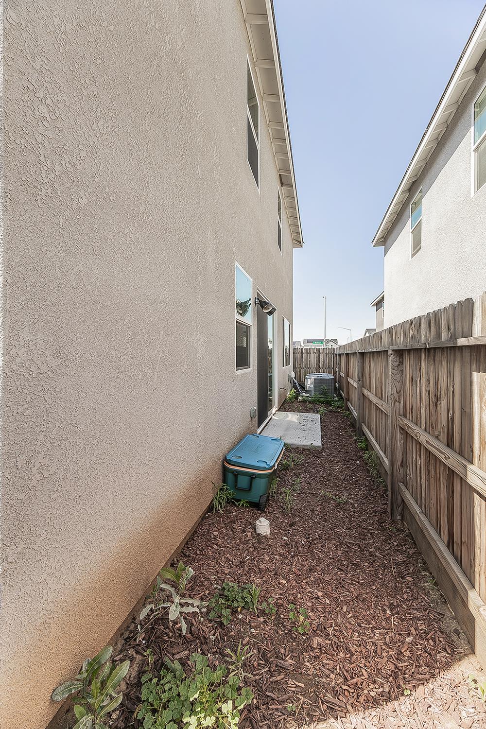 2844 N Vahe Ave, Fresno, CA 93737