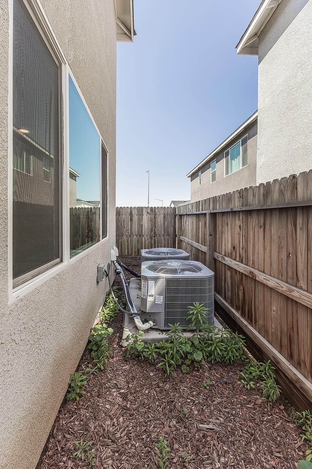 2844 N Vahe Ave, Fresno, CA 93737