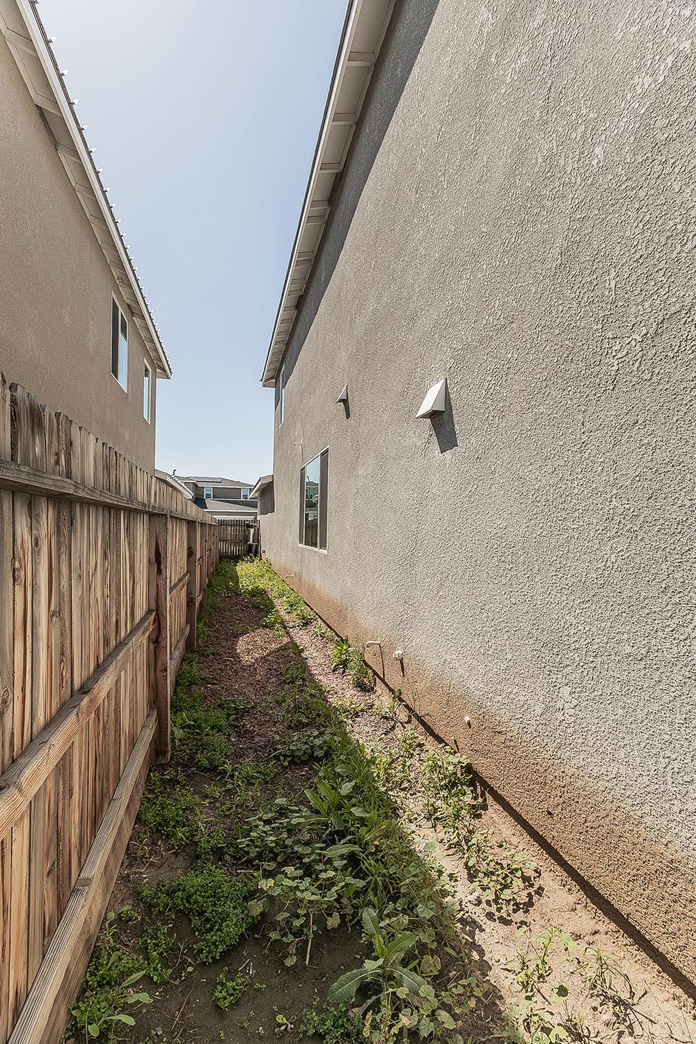 2844 N Vahe Ave, Fresno, CA 93737