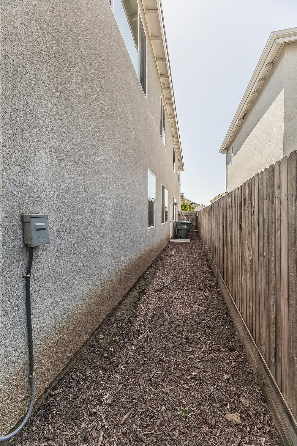 2844 N Vahe Ave, Fresno, CA 93737