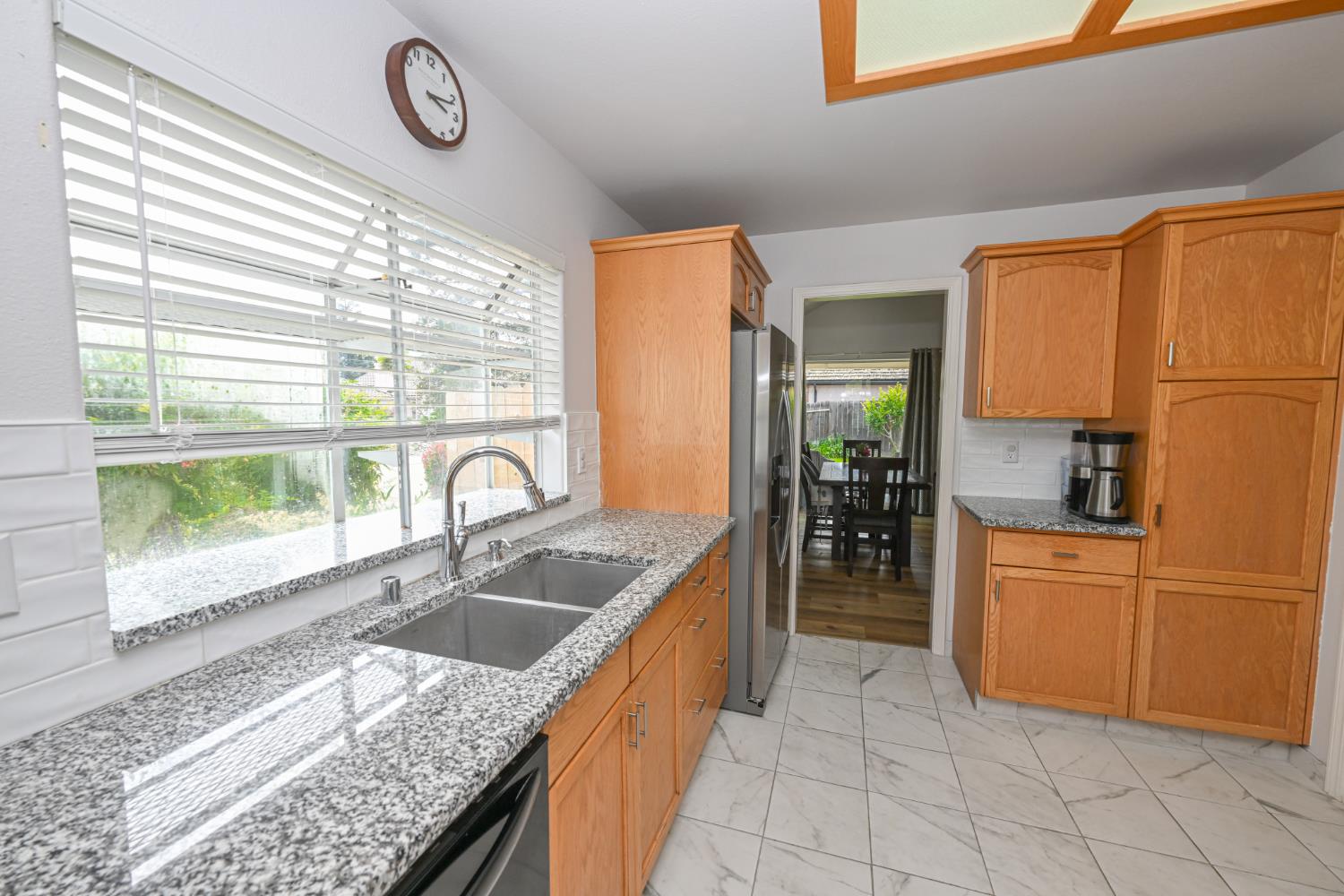 9061 N Brookview Ave, Fresno, CA 93720