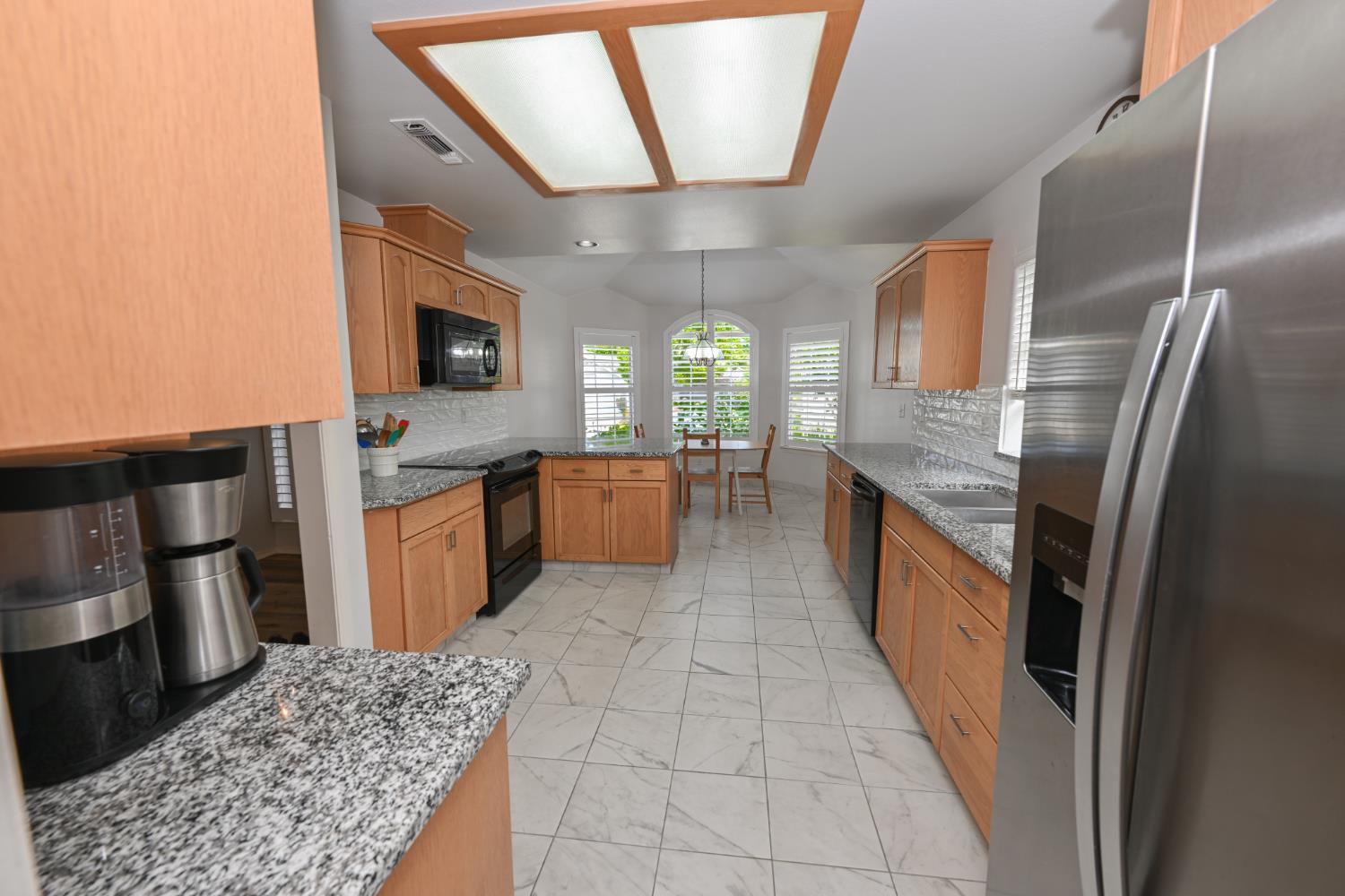 9061 N Brookview Ave, Fresno, CA 93720