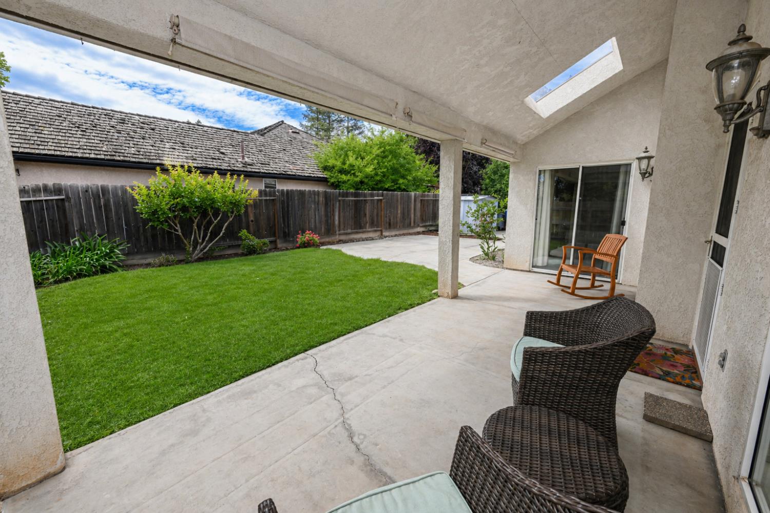 9061 N Brookview Ave, Fresno, CA 93720