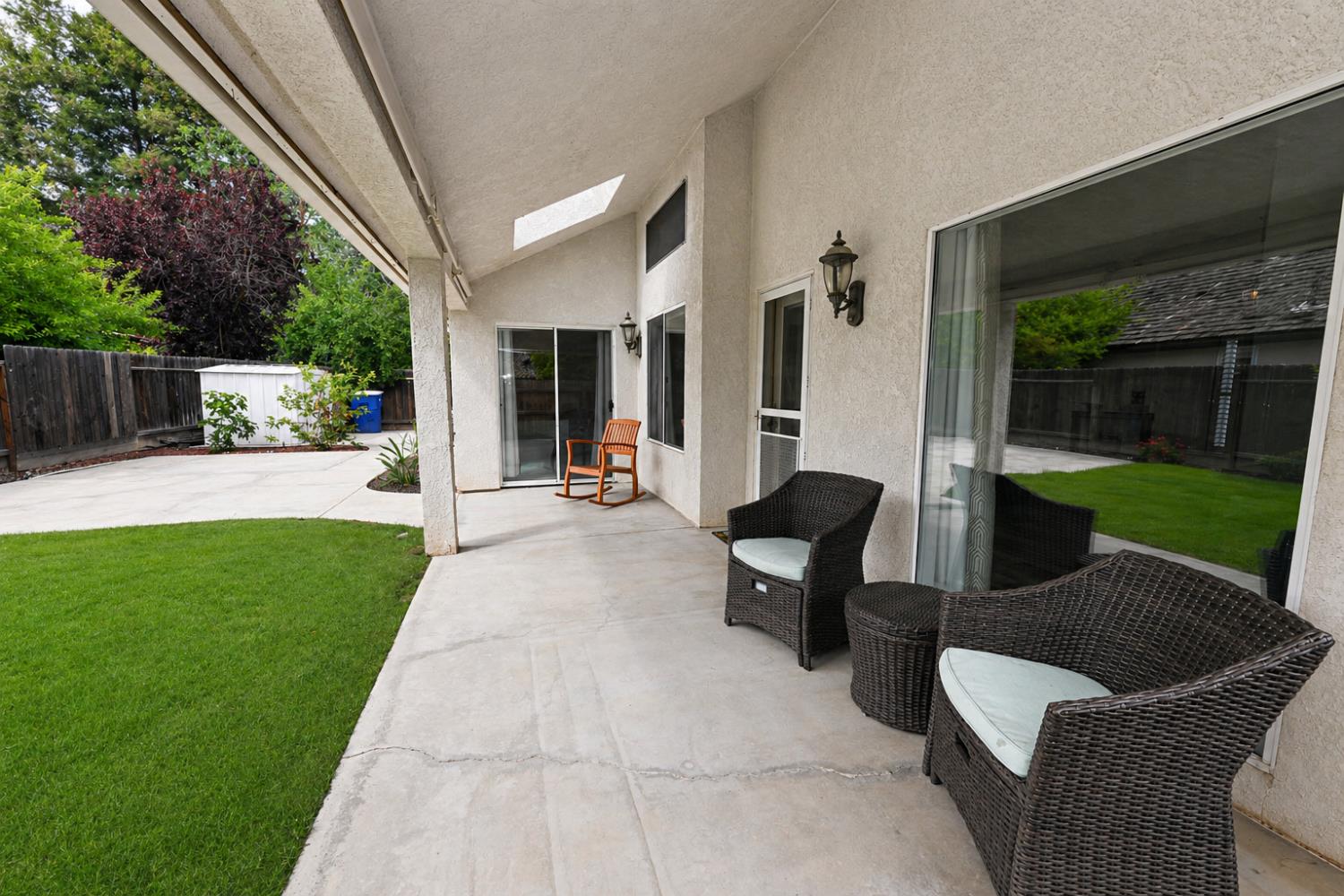 9061 N Brookview Ave, Fresno, CA 93720