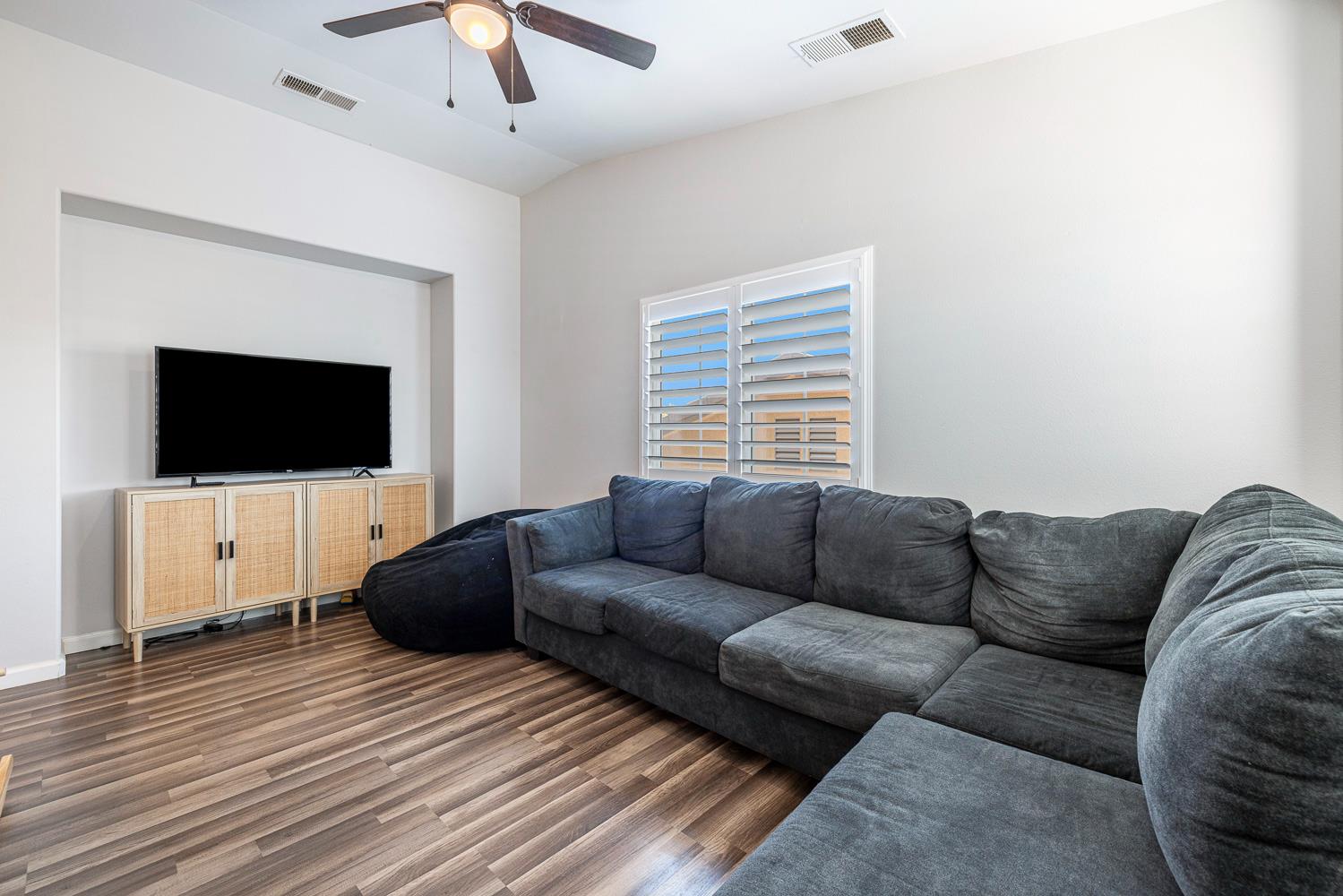 3029 Wrenwood Ave, Clovis, CA 93619