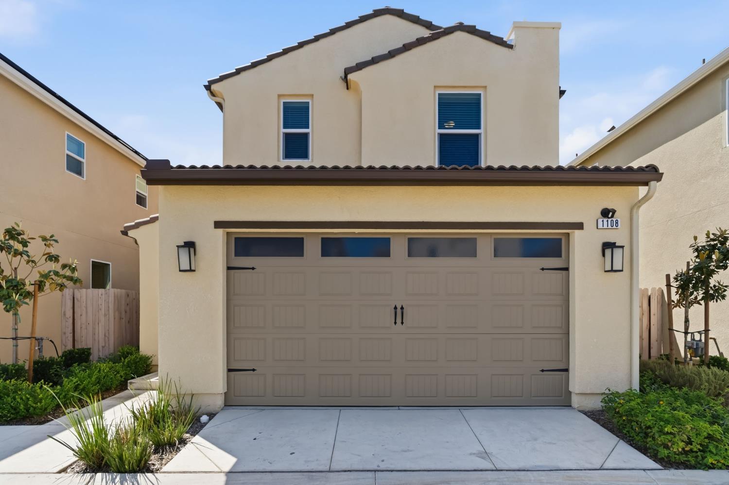 1108 Royalty Way W, Madera, CA 93636