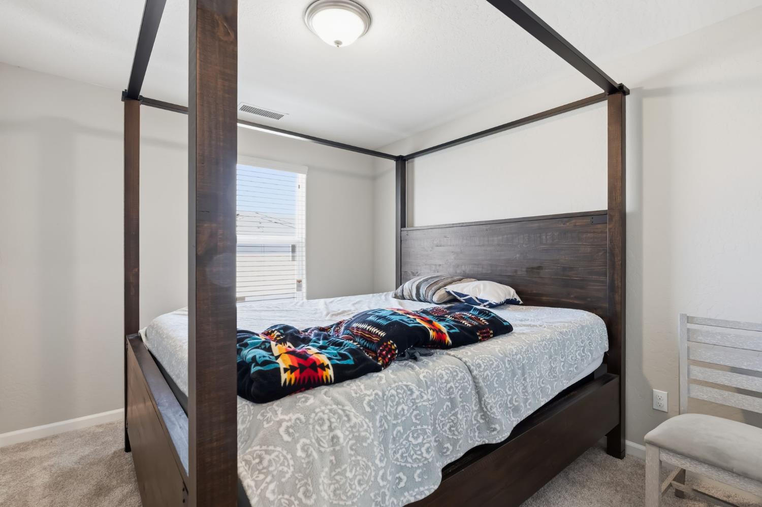 1108 Royalty Way W, Madera, CA 93636