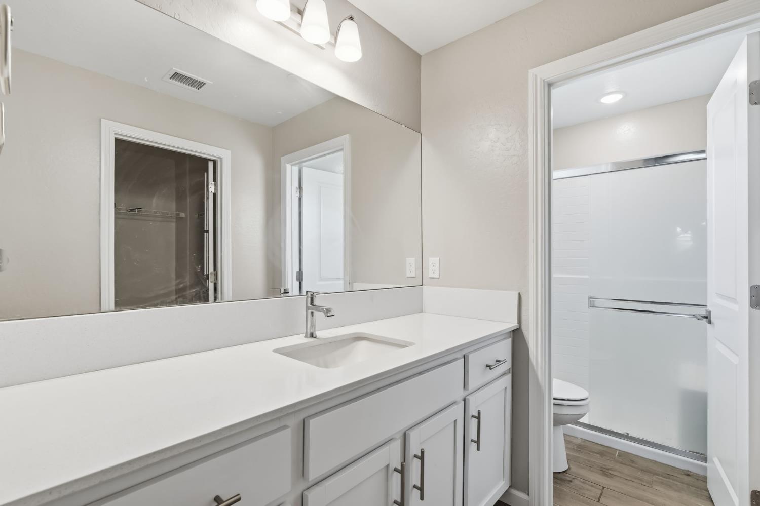 1108 Royalty Way W, Madera, CA 93636