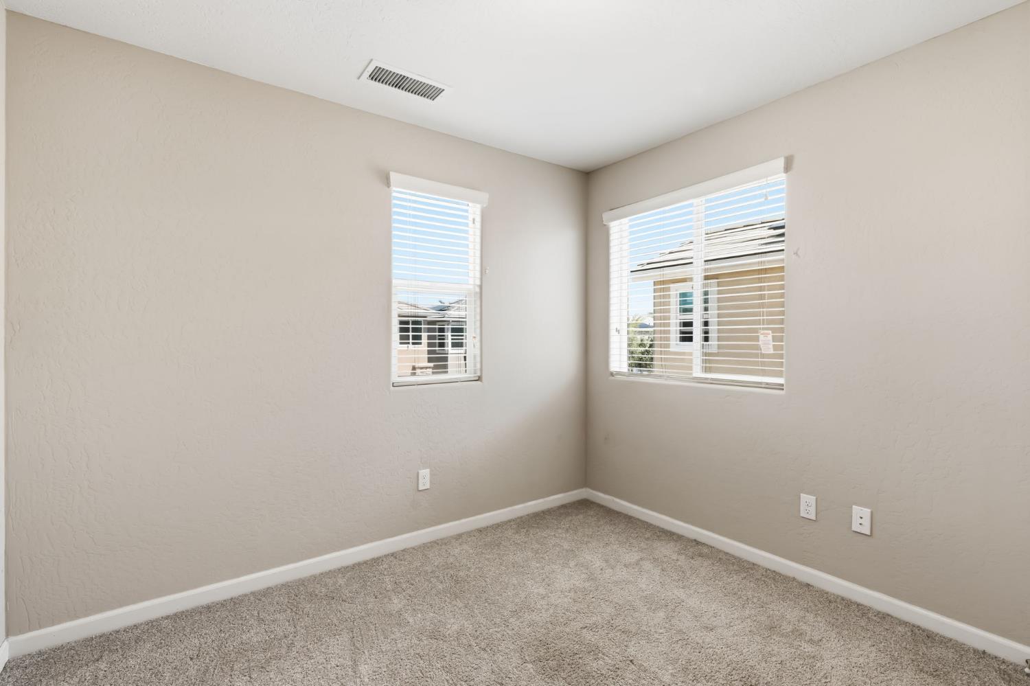 1108 Royalty Way W, Madera, CA 93636