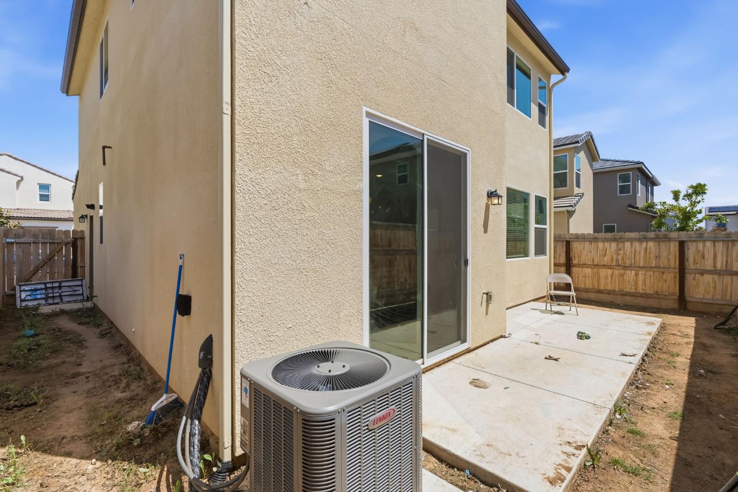 1108 Royalty Way W, Madera, CA 93636