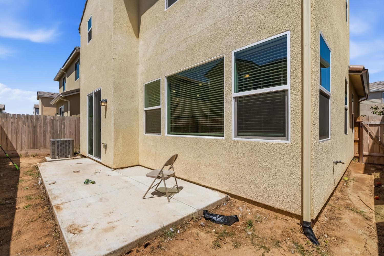 1108 Royalty Way W, Madera, CA 93636