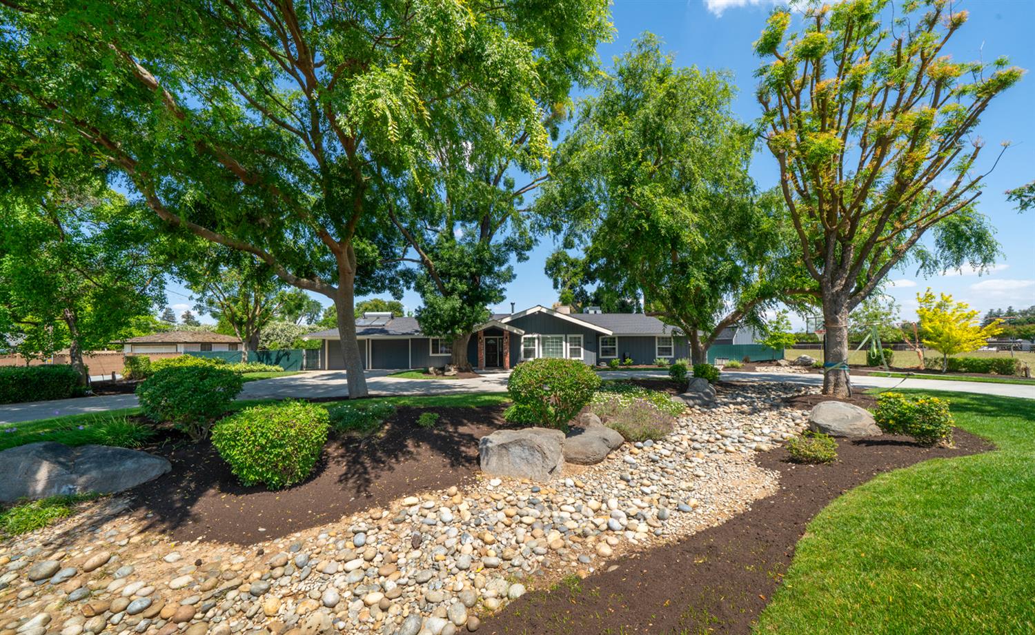 7044 E Clinton Ave, Fresno, CA 93737