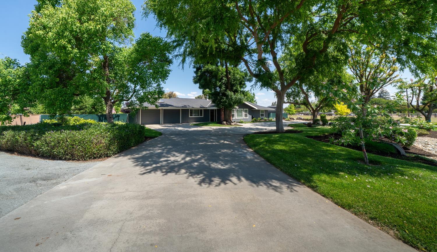 7044 E Clinton Ave, Fresno, CA 93737