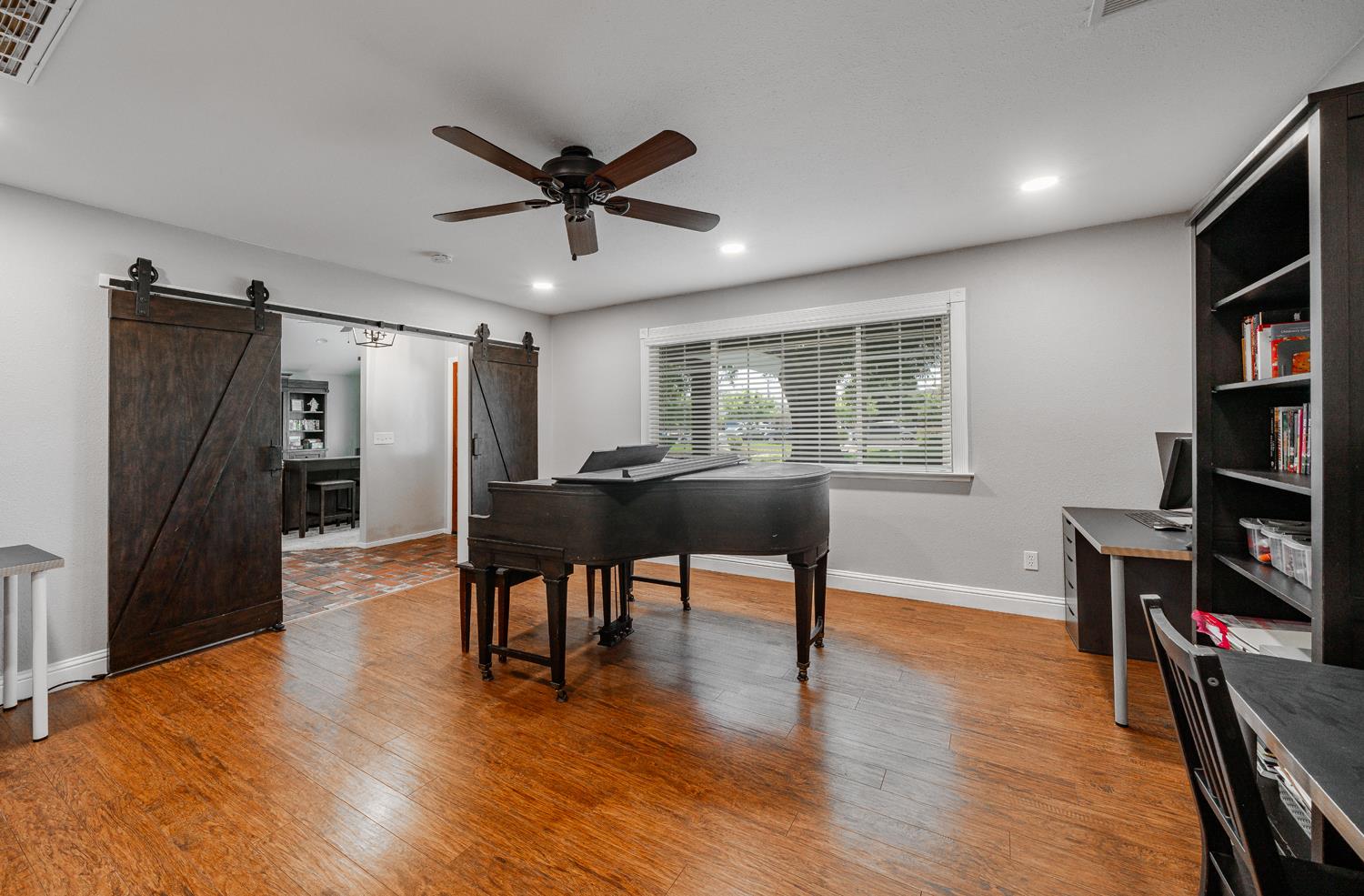 7044 E Clinton Ave, Fresno, CA 93737