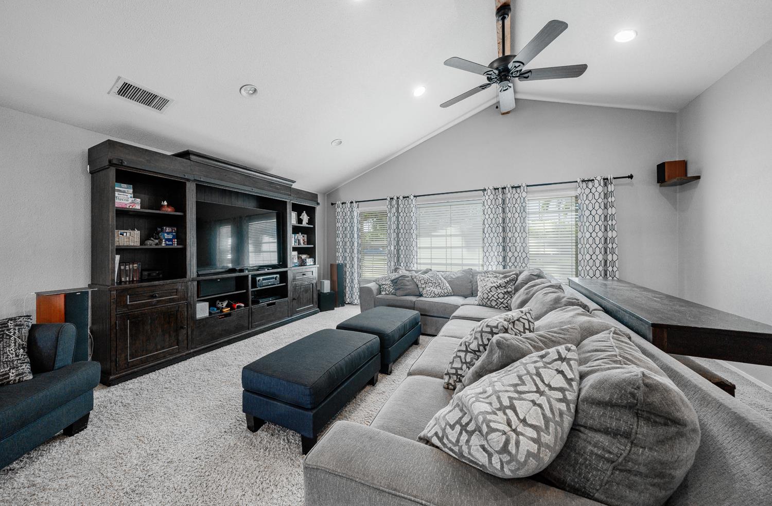 7044 E Clinton Ave, Fresno, CA 93737