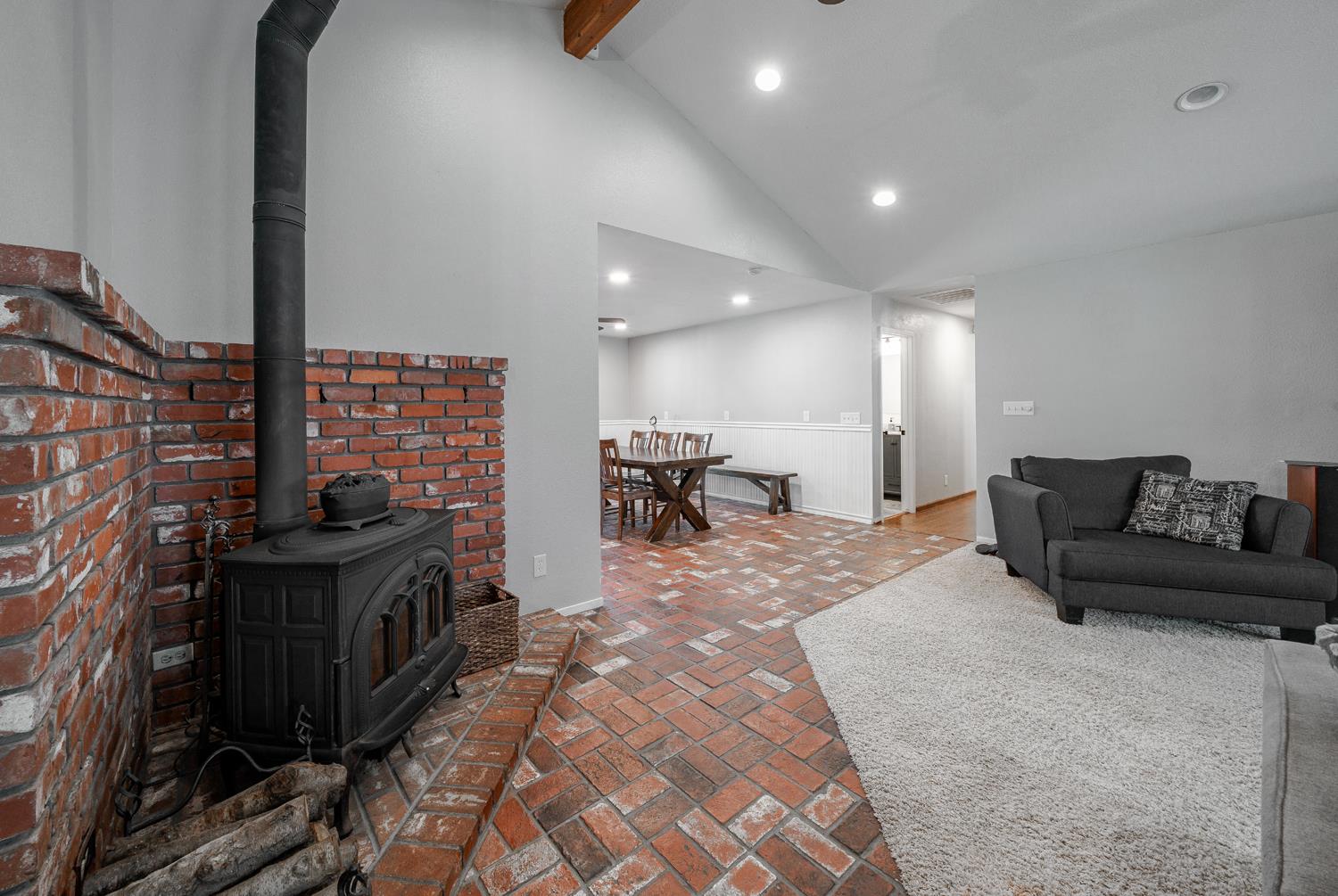 7044 E Clinton Ave, Fresno, CA 93737