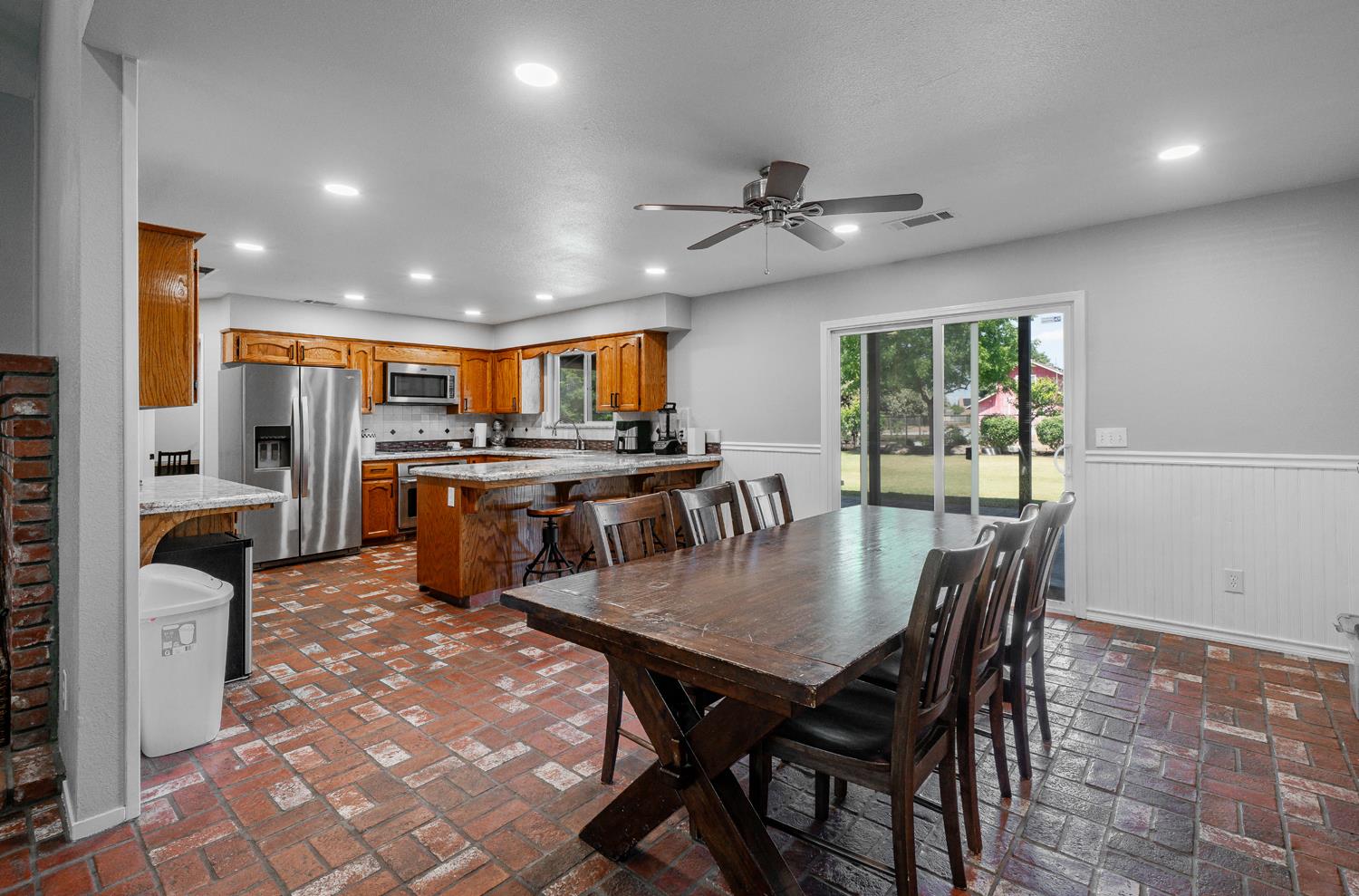 7044 E Clinton Ave, Fresno, CA 93737