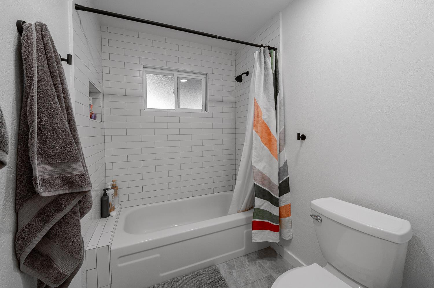 7044 E Clinton Ave, Fresno, CA 93737