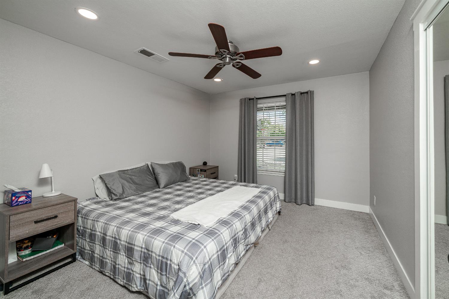 7044 E Clinton Ave, Fresno, CA 93737