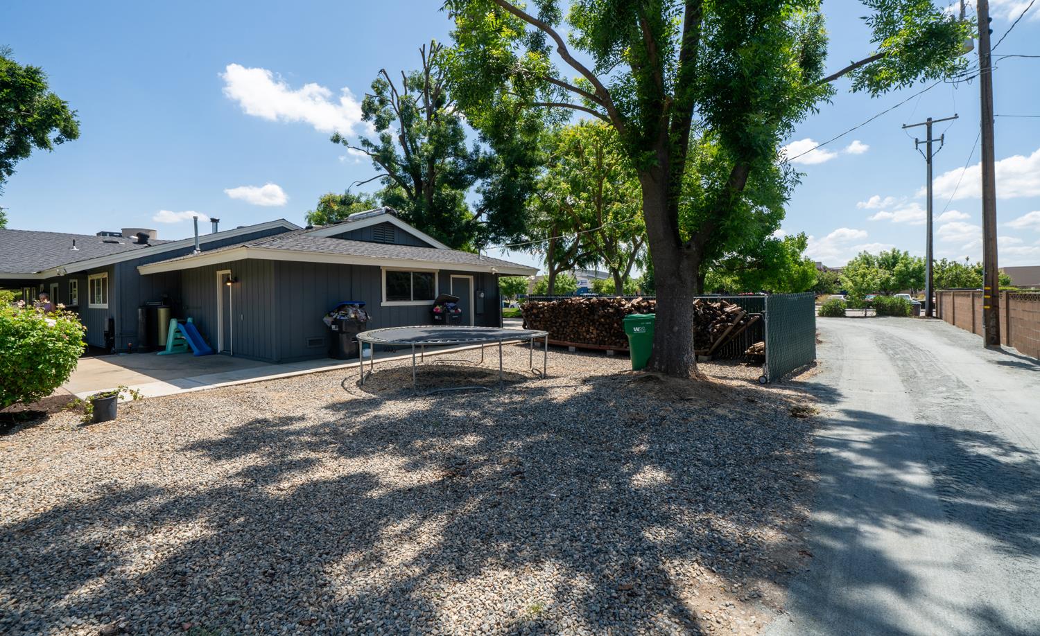 7044 E Clinton Ave, Fresno, CA 93737