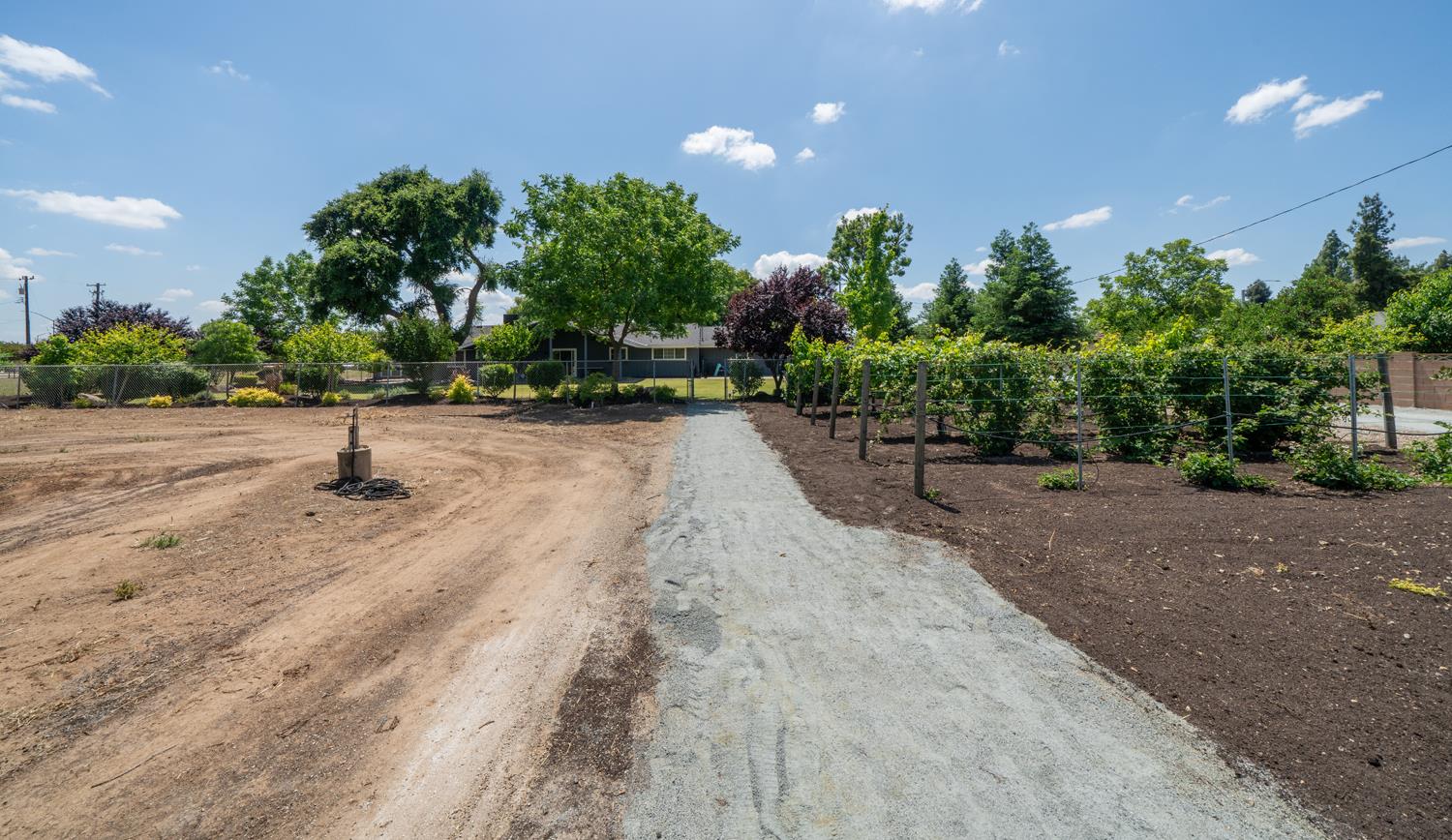 7044 E Clinton Ave, Fresno, CA 93737