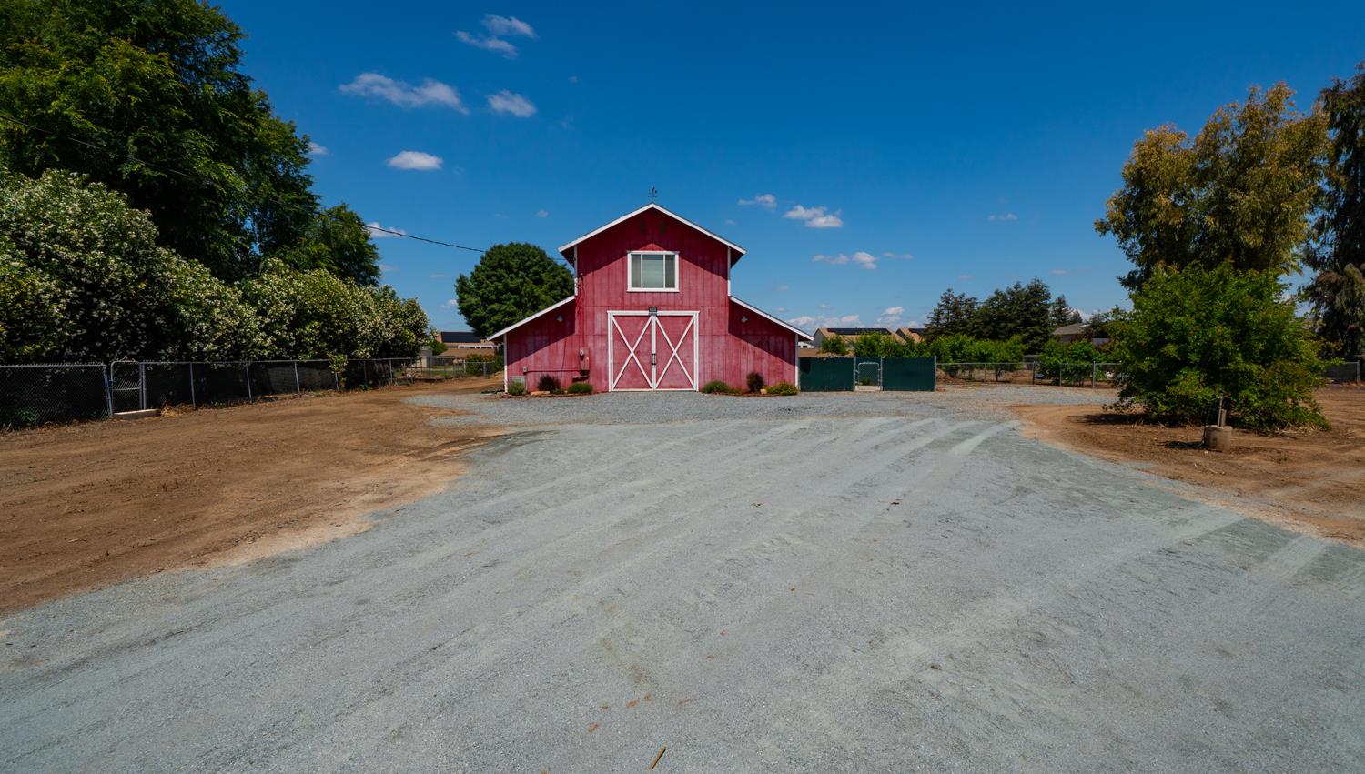 7044 E Clinton Ave, Fresno, CA 93737