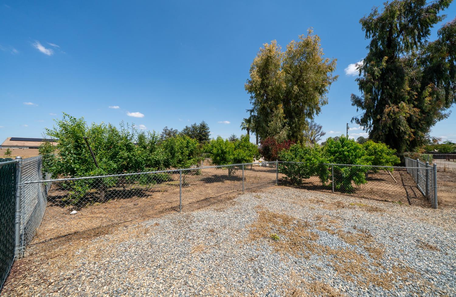 7044 E Clinton Ave, Fresno, CA 93737