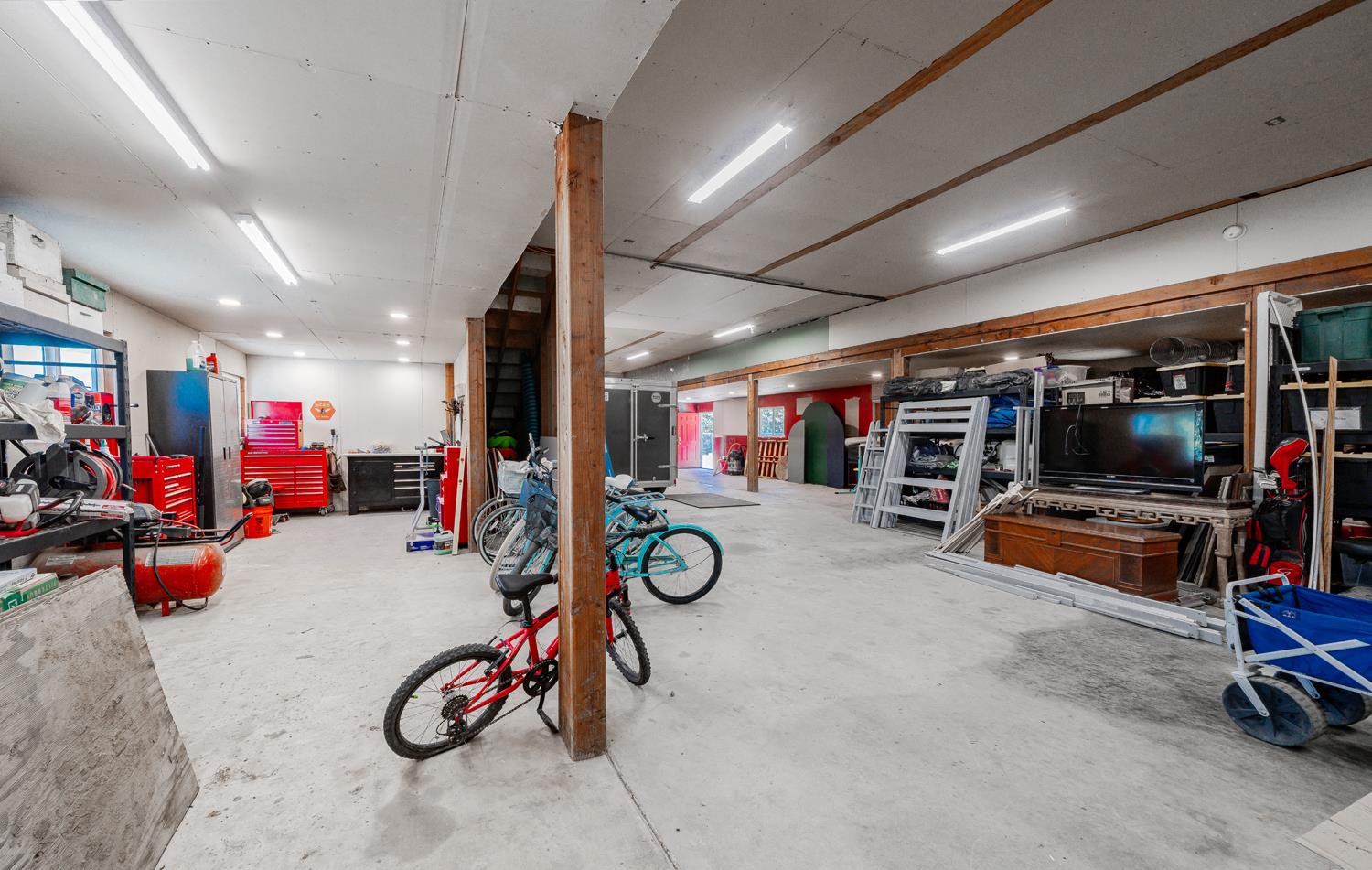 7044 E Clinton Ave, Fresno, CA 93737