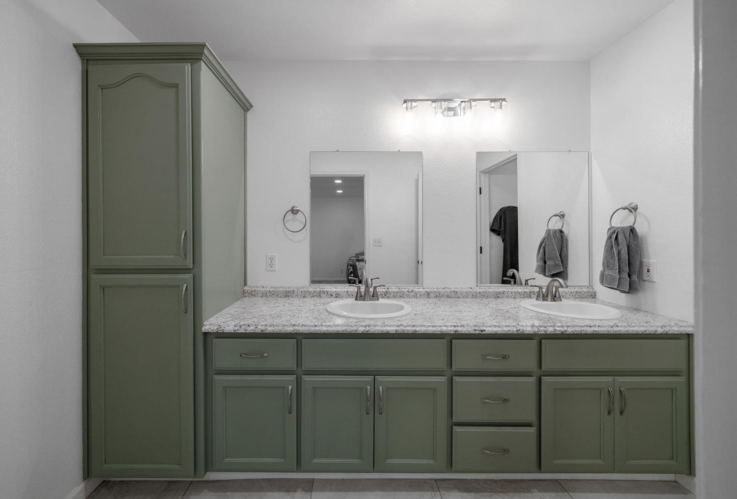 7044 E Clinton Ave, Fresno, CA 93737