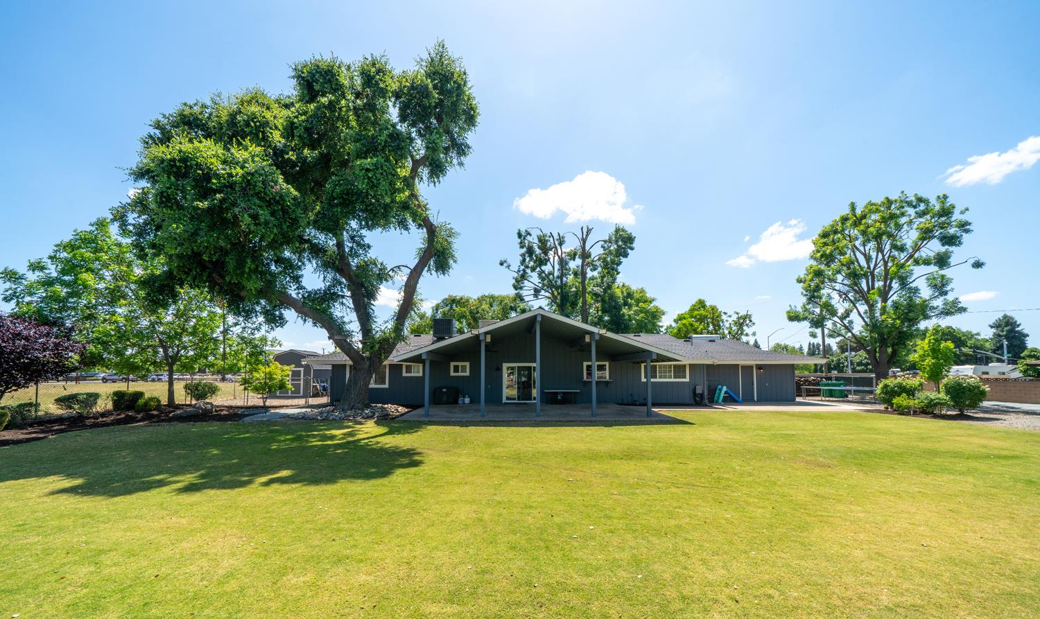 7044 E Clinton Ave, Fresno, CA 93737